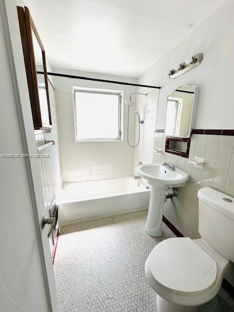 821 W 39th Street 2 Property Photo 6