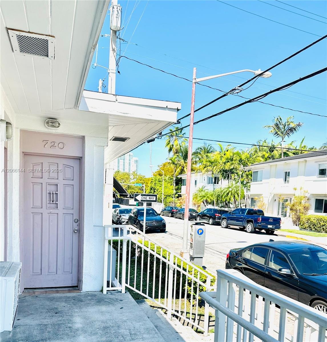 720 6th Street Property Photo 1