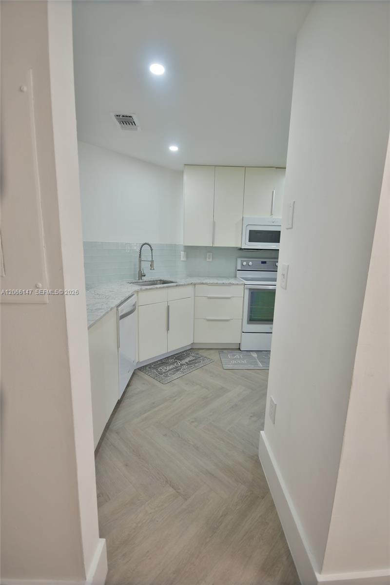 10026 Hammocks Boulevard 103-6 Property Photo 14