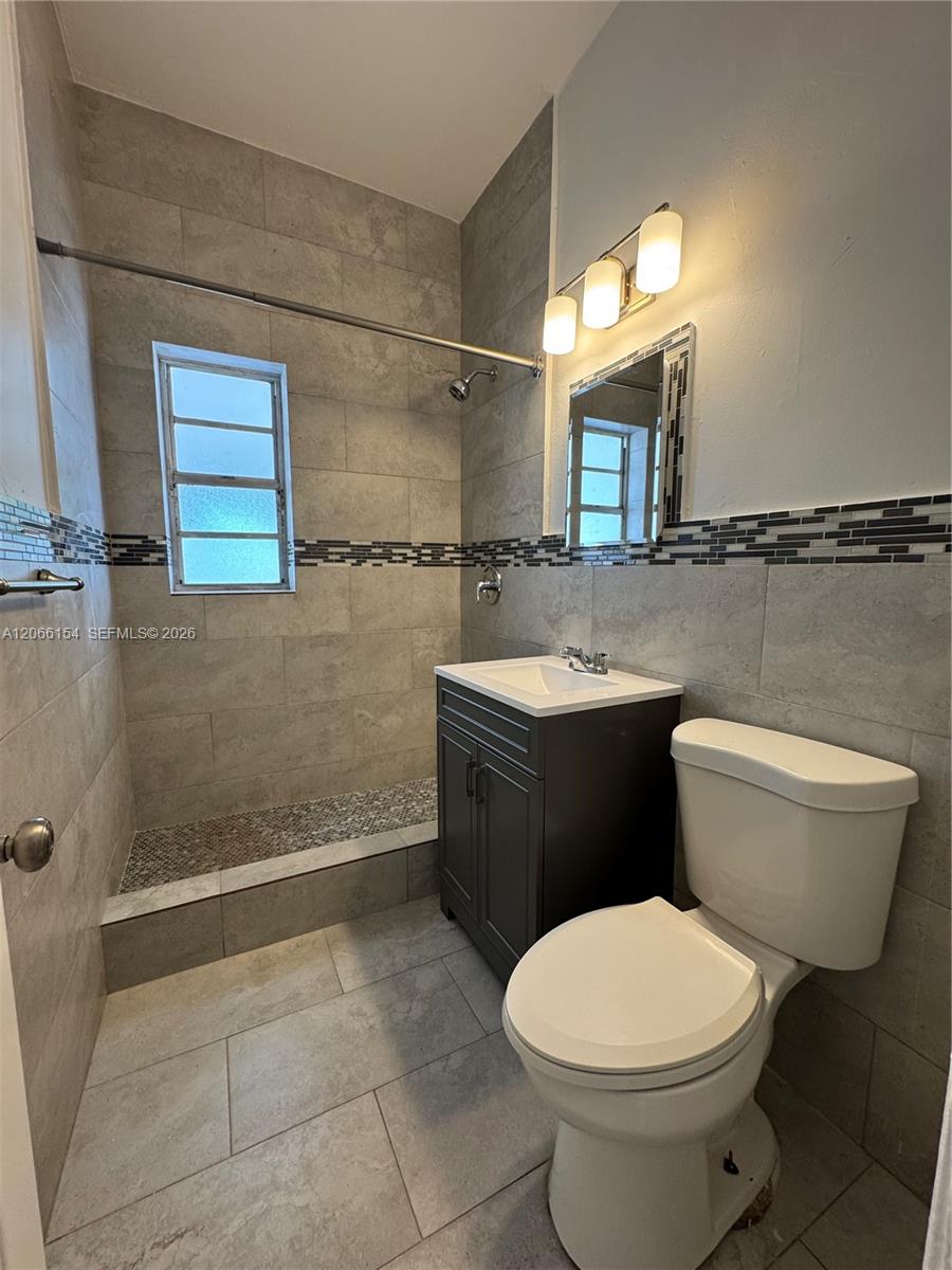 568 E 49th Street Property Photo 6