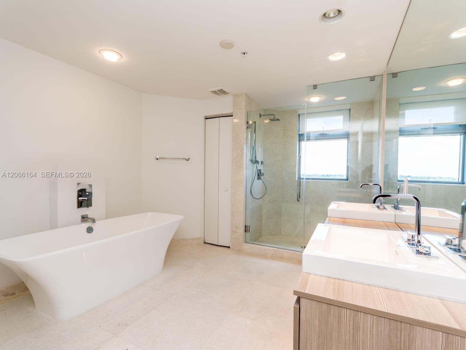 17301 Biscayne Boulevard 1004 Property Photo 12