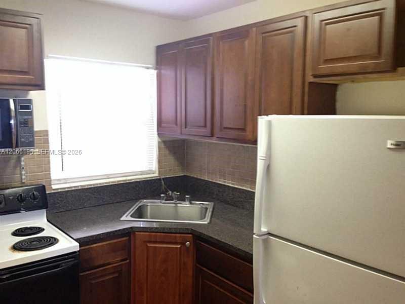 2008 Jackson Street E2 Property Photo 1