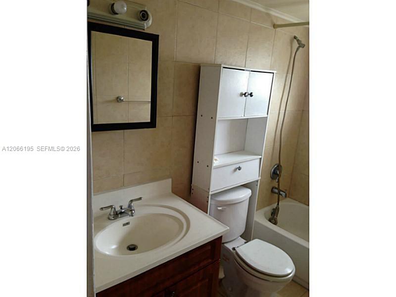 2008 Jackson Street E2 Property Photo 5