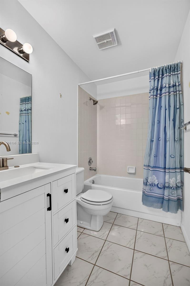 4626 E Lucerne Lakes Boulevard E 202 Property Photo 17