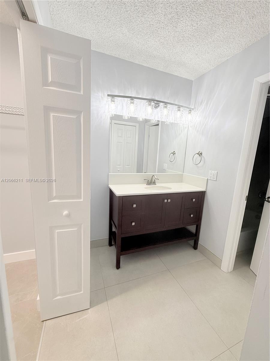 16511 Blatt Boulevard 203 Property Photo 13
