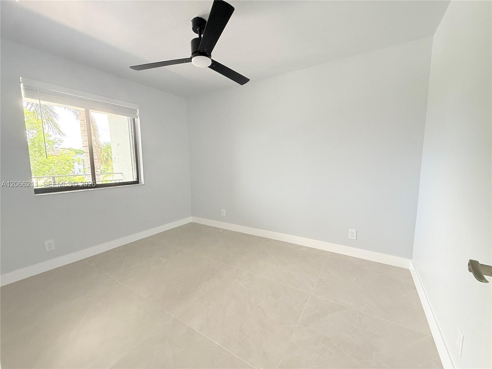 16511 Blatt Boulevard 203 Property Photo 19
