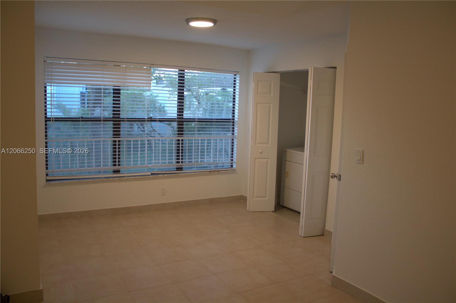 2826 S University Drive 3203 Property Photo 8