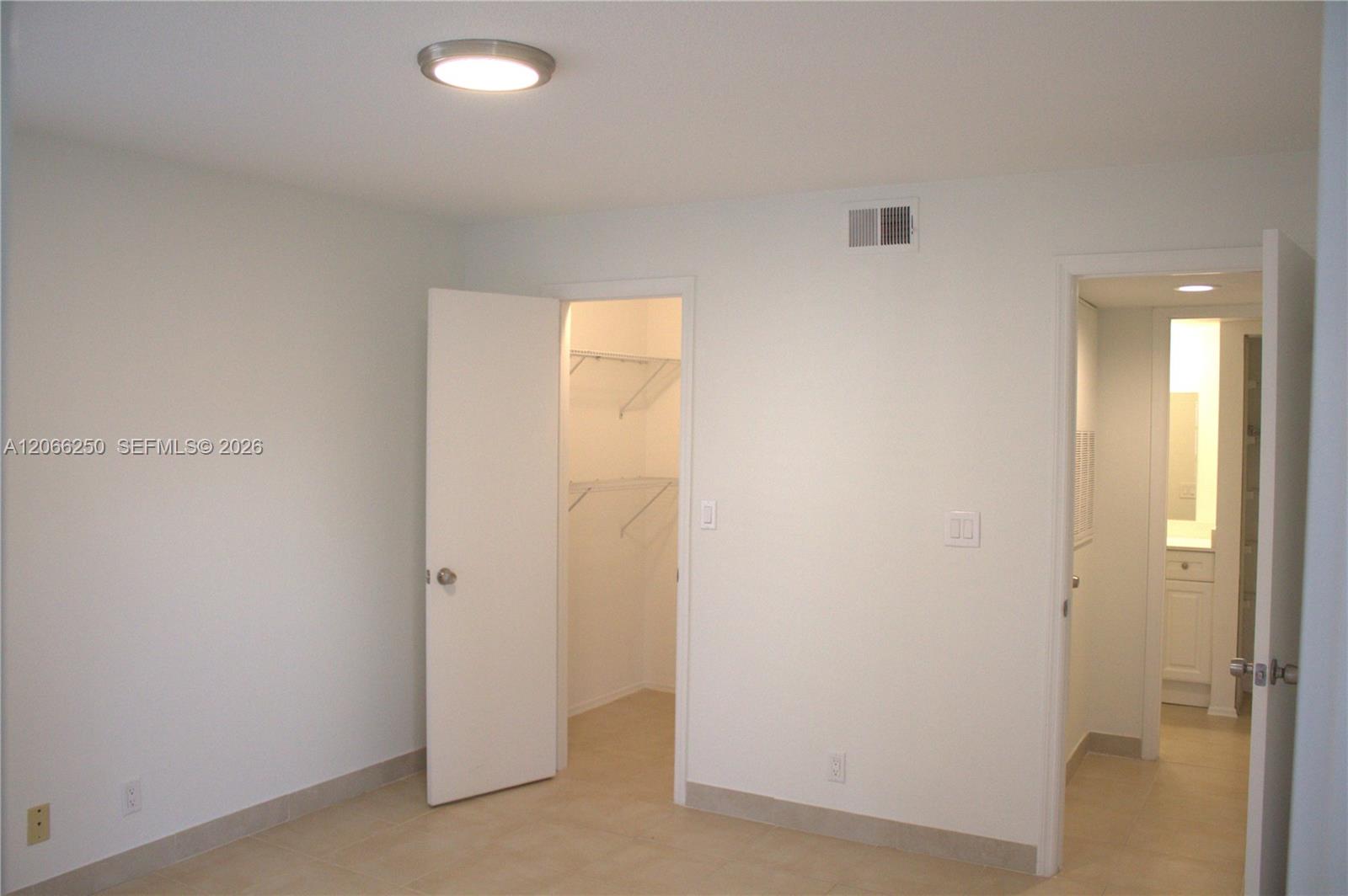 2826 S University Drive 3203 Property Photo 14