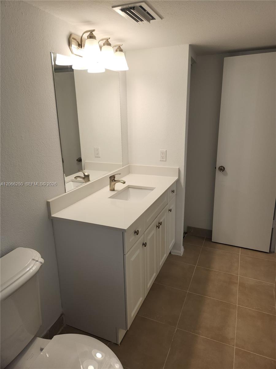 2826 S University Drive 3203 Property Photo 21