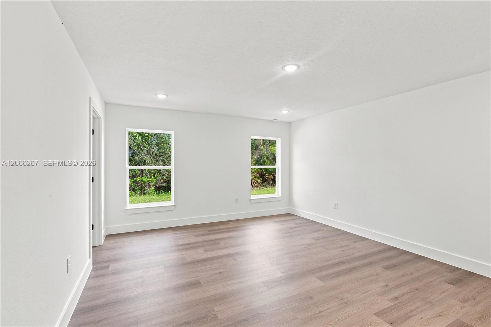 6898 Dickinson Drive Property Photo 16