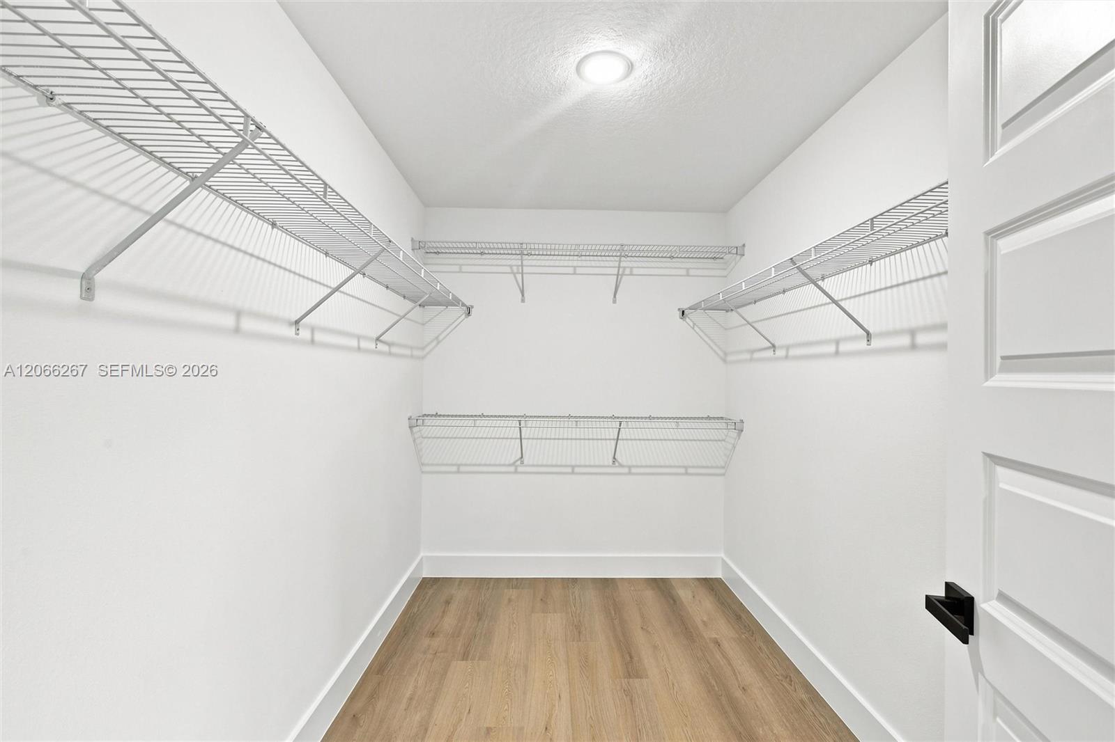 6898 Dickinson Drive Property Photo 19