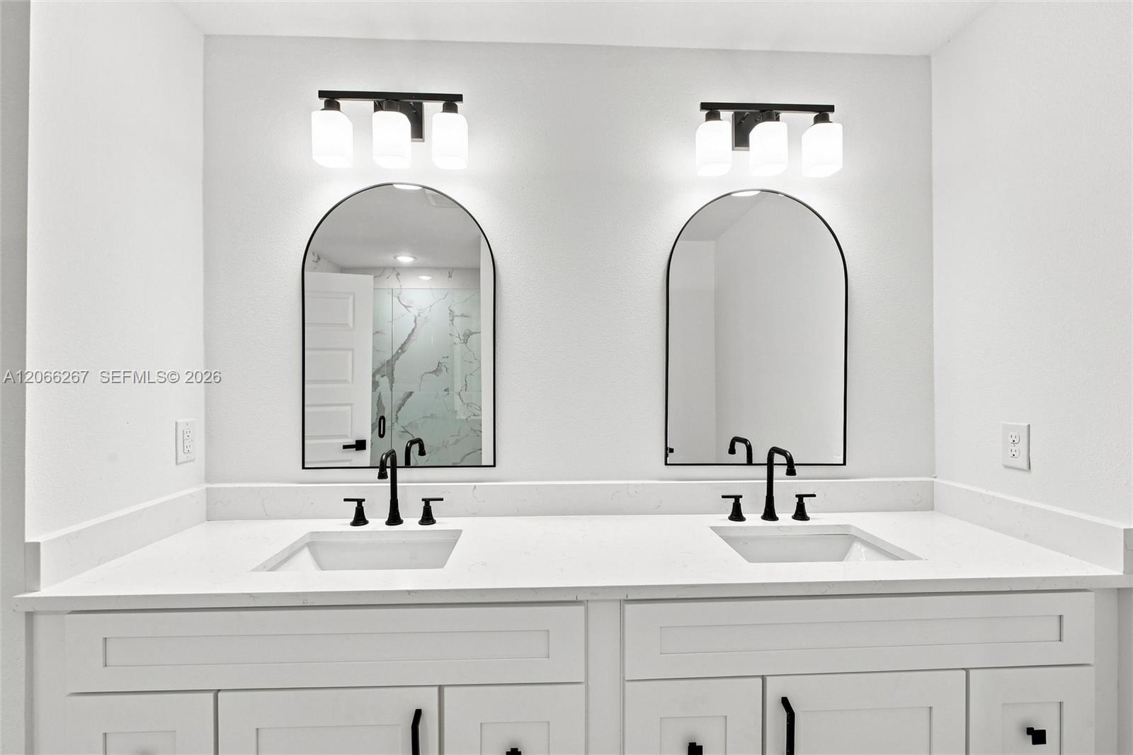 6898 Dickinson Drive Property Photo 20