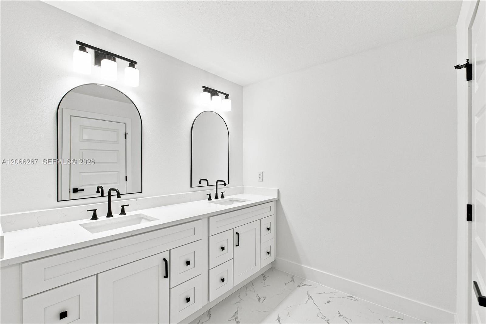 6898 Dickinson Drive Property Photo 21