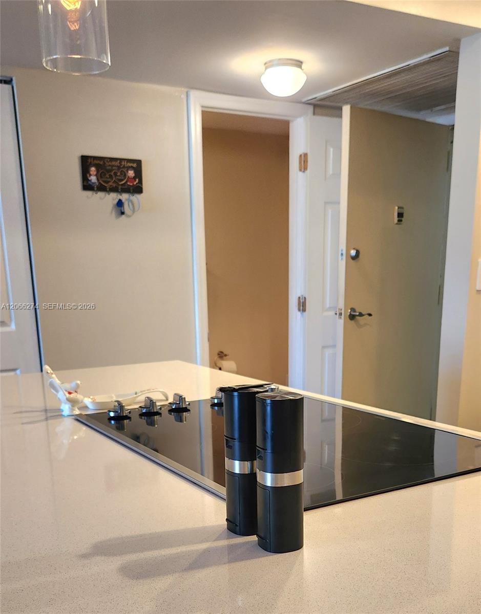 1000 Parkview Drive 1026 Property Photo 7