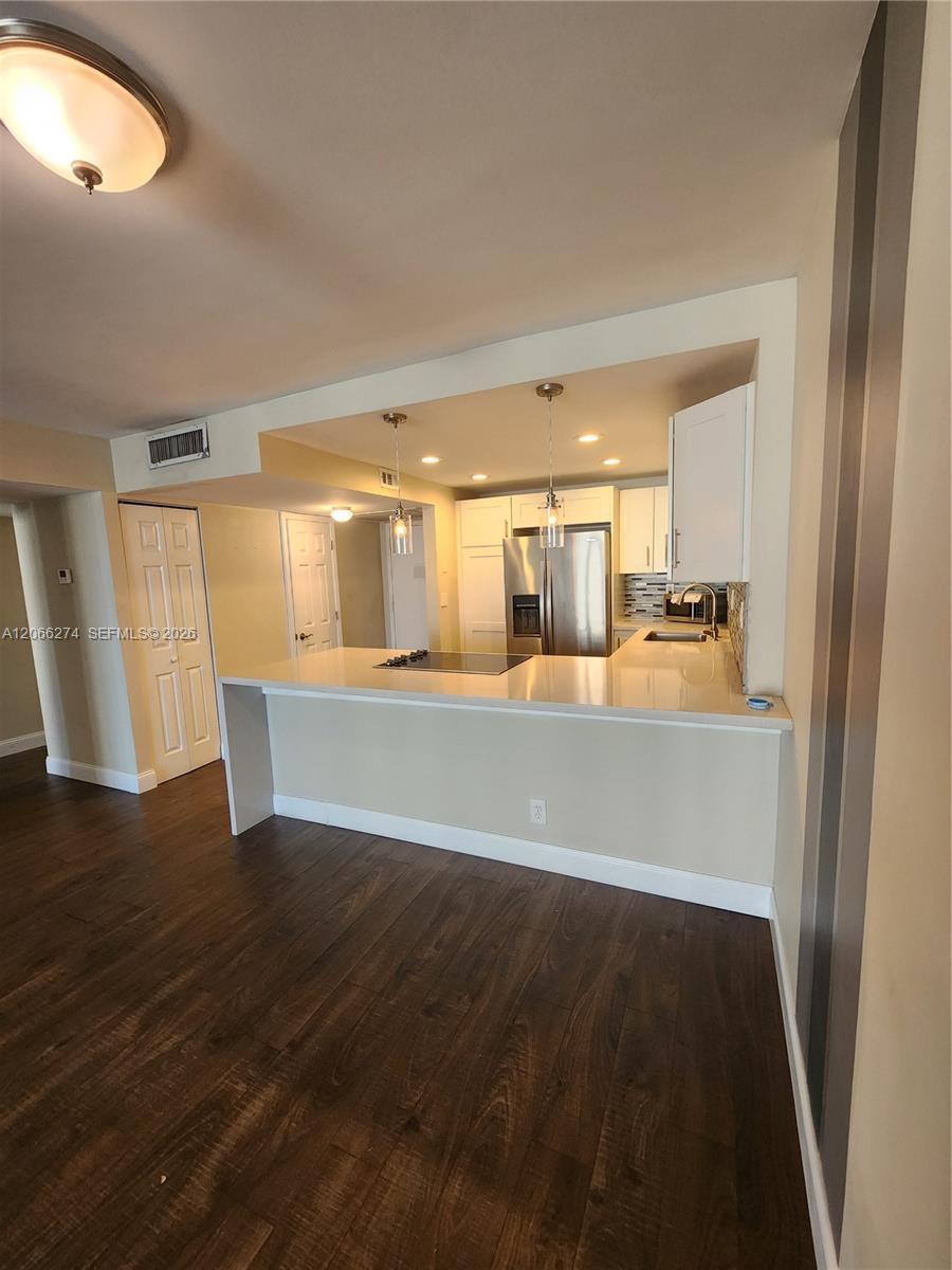 1000 Parkview Drive 1026 Property Photo 14