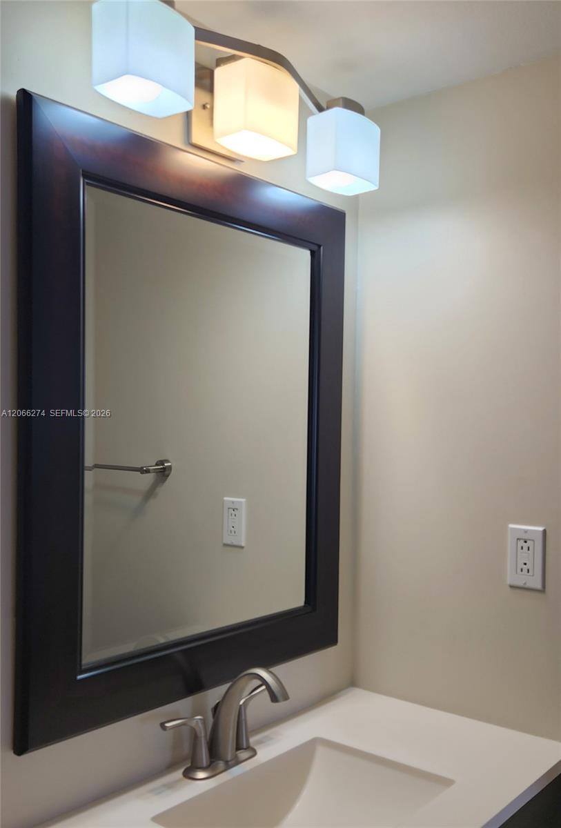 1000 Parkview Drive 1026 Property Photo 20