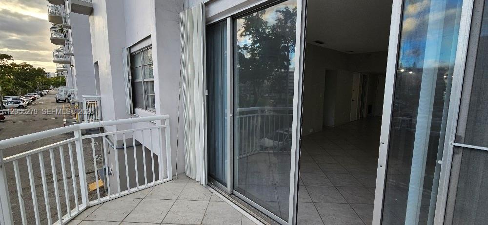 18041 Biscayne Boulevard 203 Property Photo 15