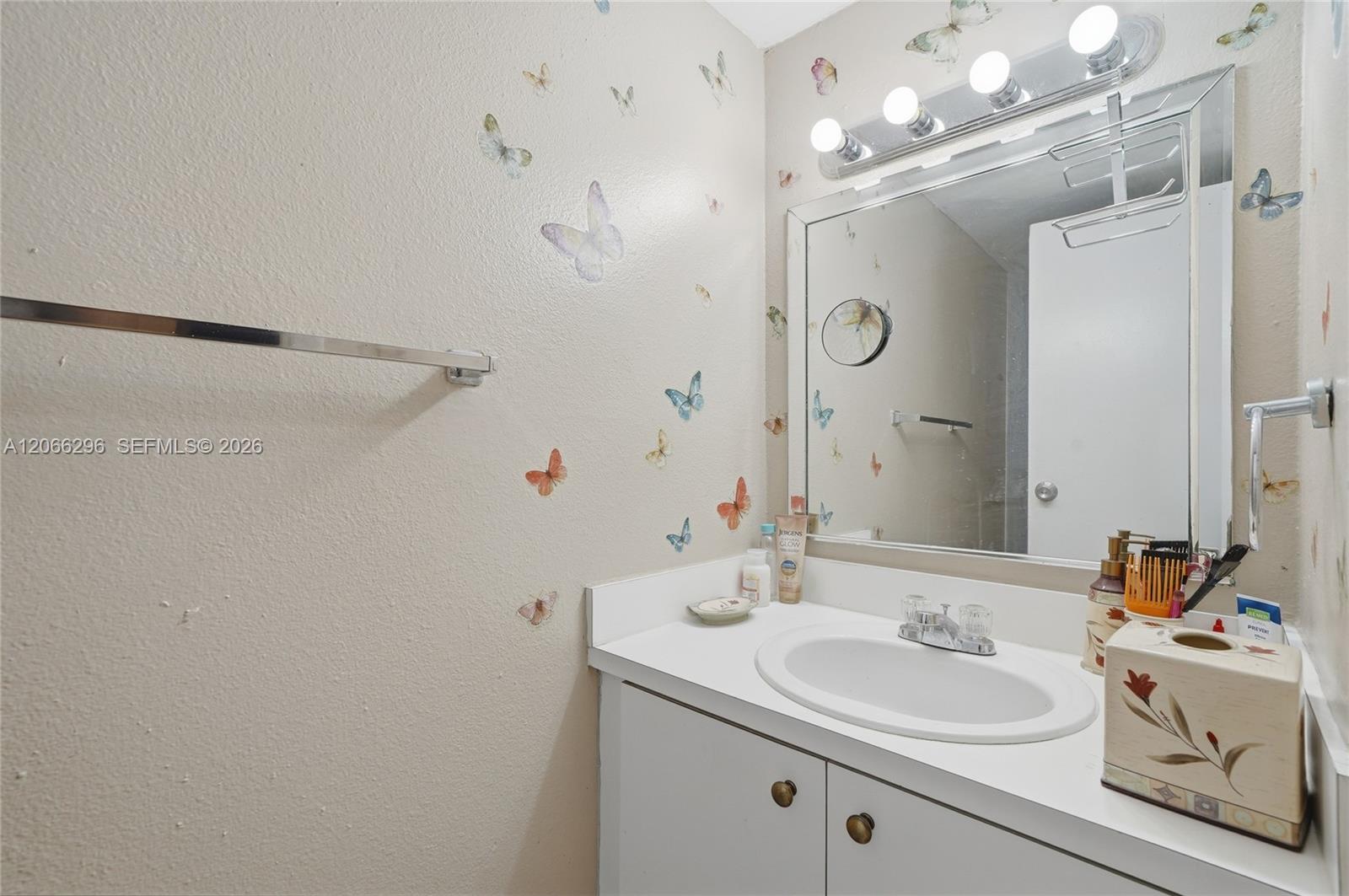 17901 Nw 68th Avenue R206 Property Photo 9