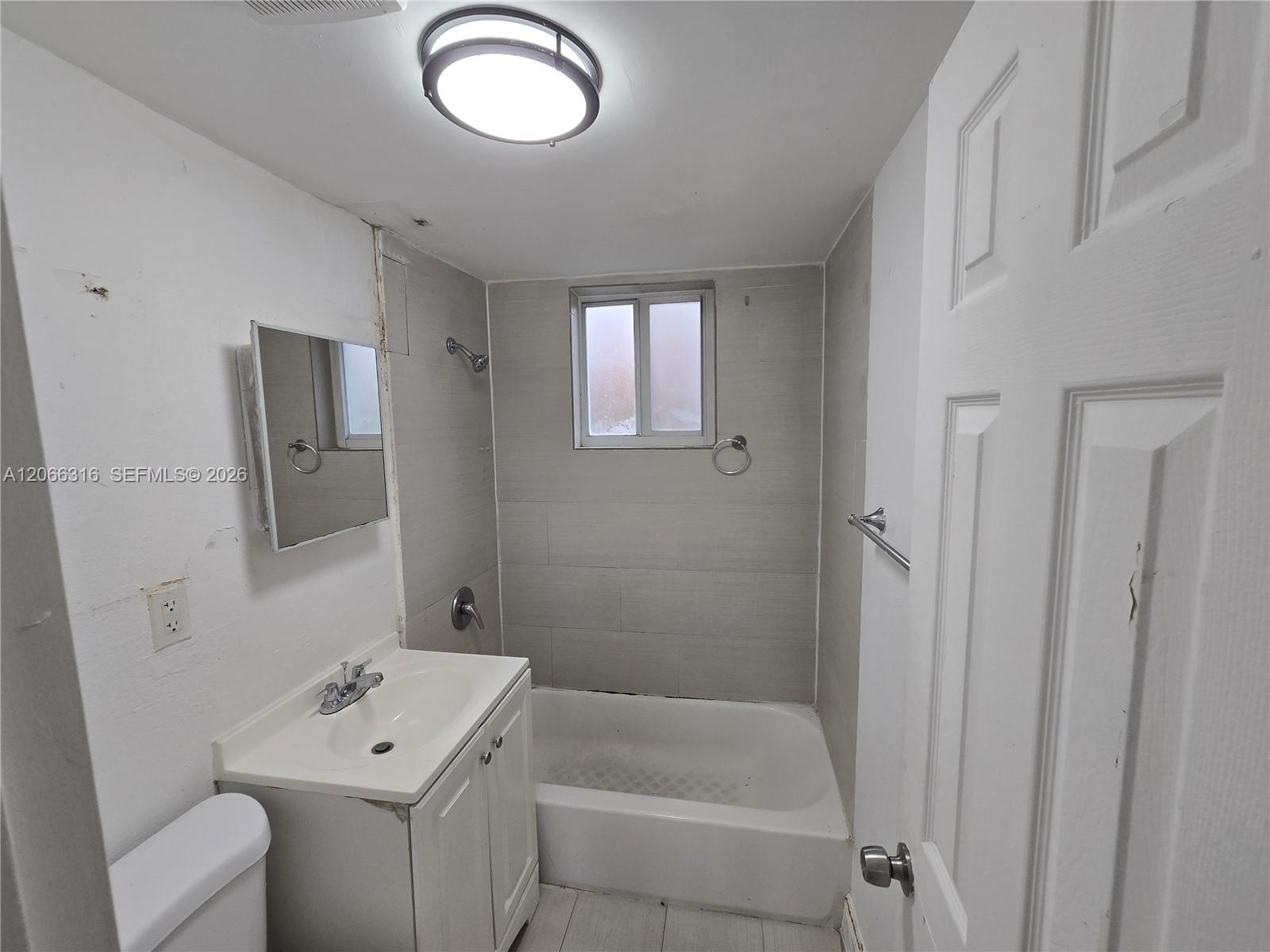 535 Nw 7th Street 3 Property Photo 16