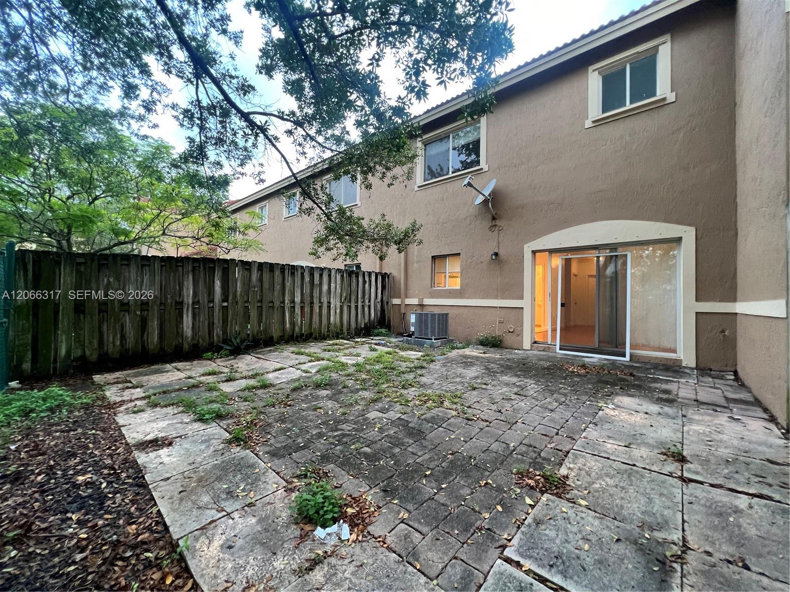 8564 SW 214th Way Property Photo 1