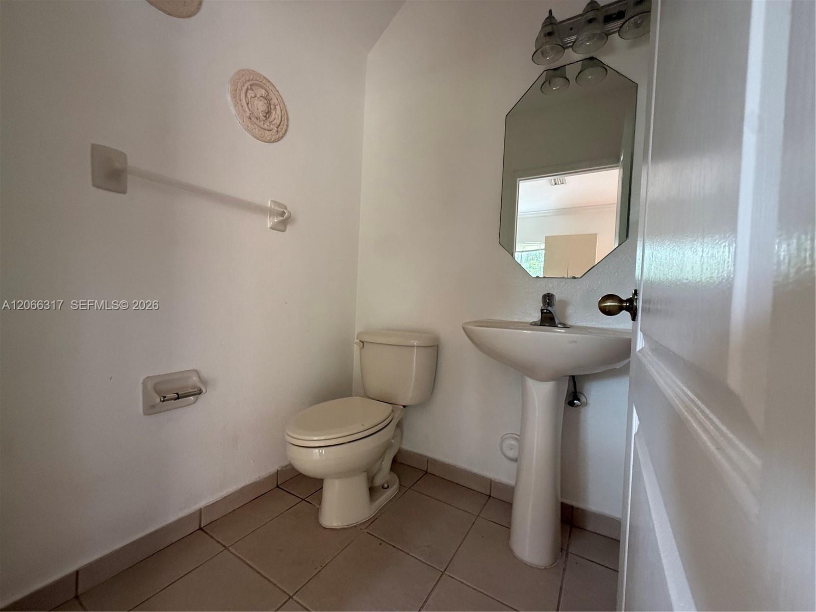8564 Sw 214th Way Property Photo 7
