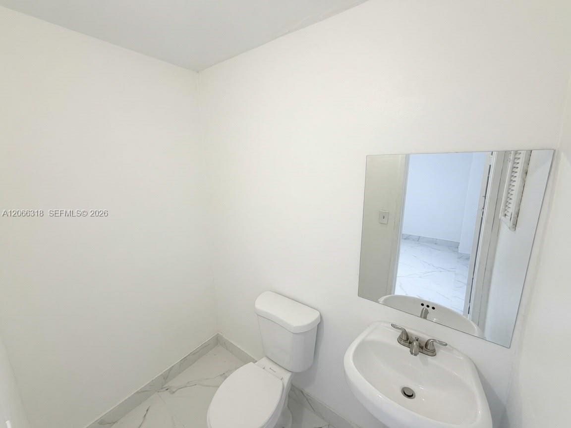 100 Sw 15th Street 112 Property Photo 4