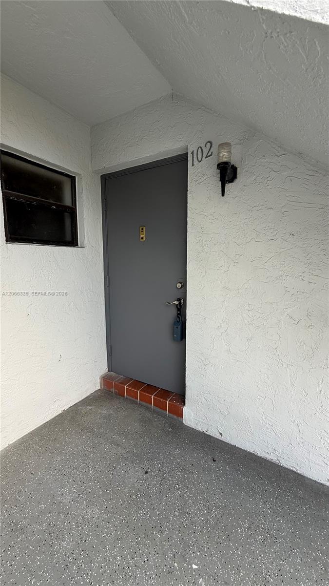 2750 W 63rd Place 12-24 Property Photo 3
