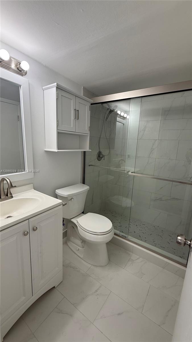2750 W 63rd Place 12-24 Property Photo 13