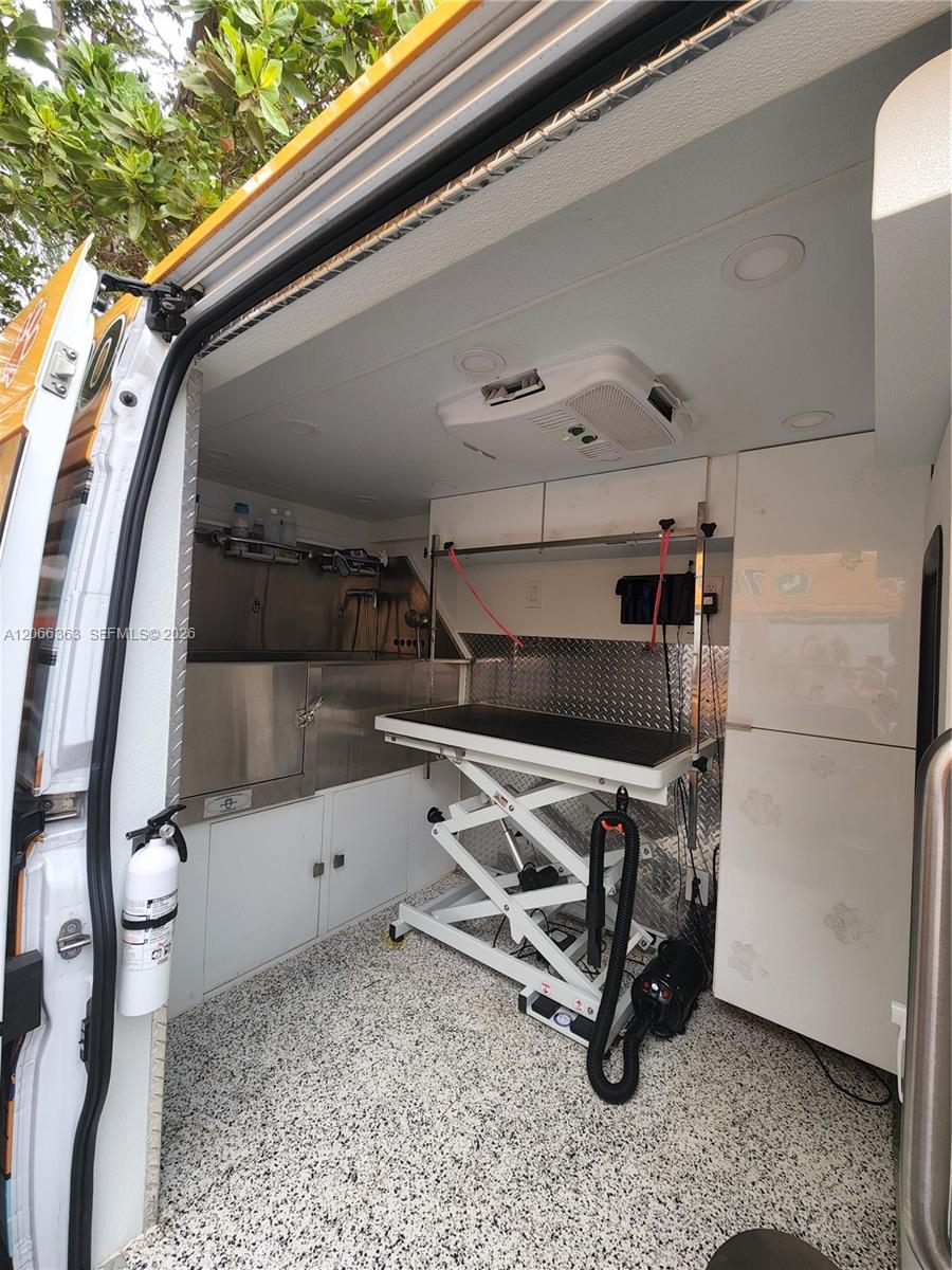 Mobile Pet Grooming Property Photo 3