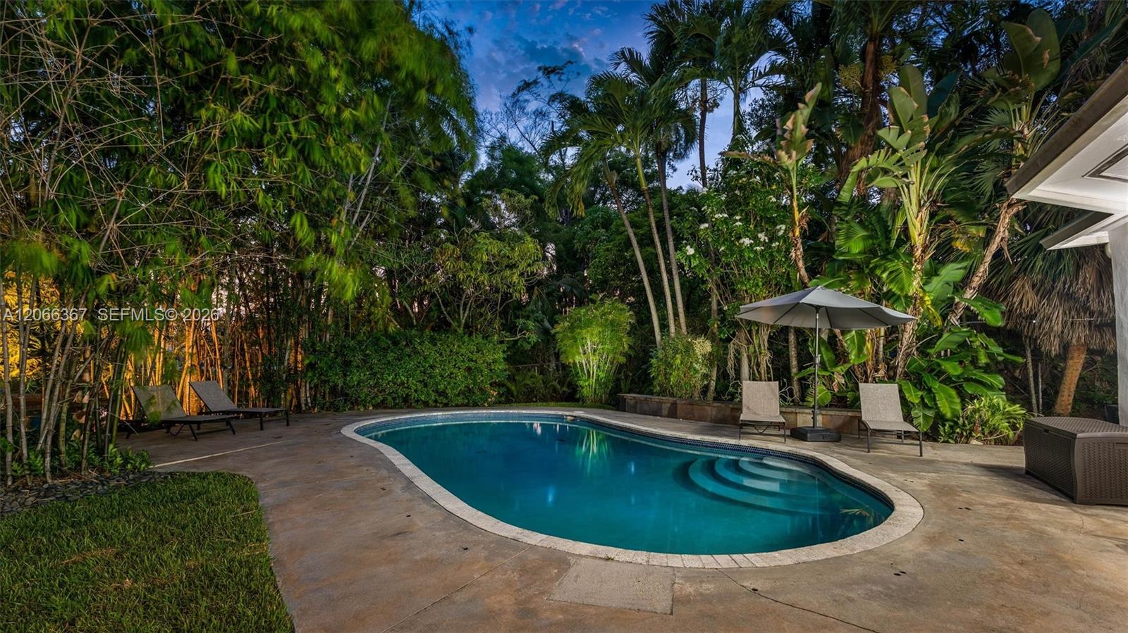 11400 Griffing Boulevard Property Photo 1