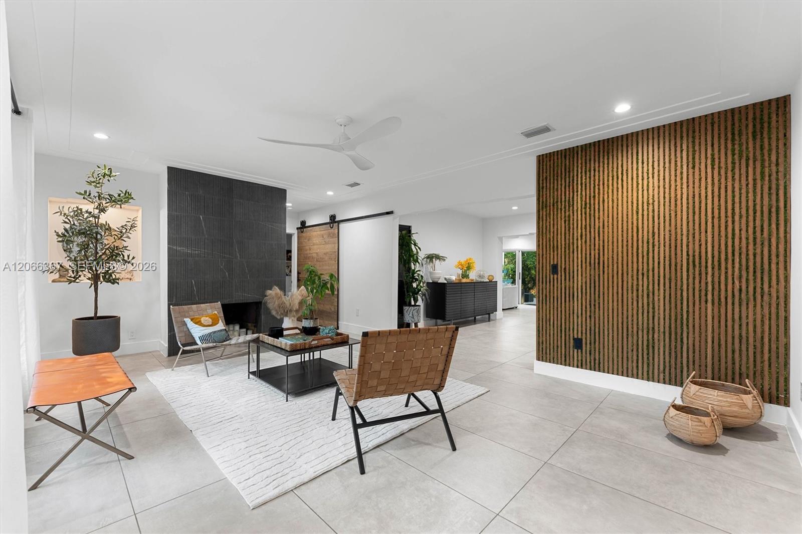 11400 Griffing Boulevard Property Photo 4