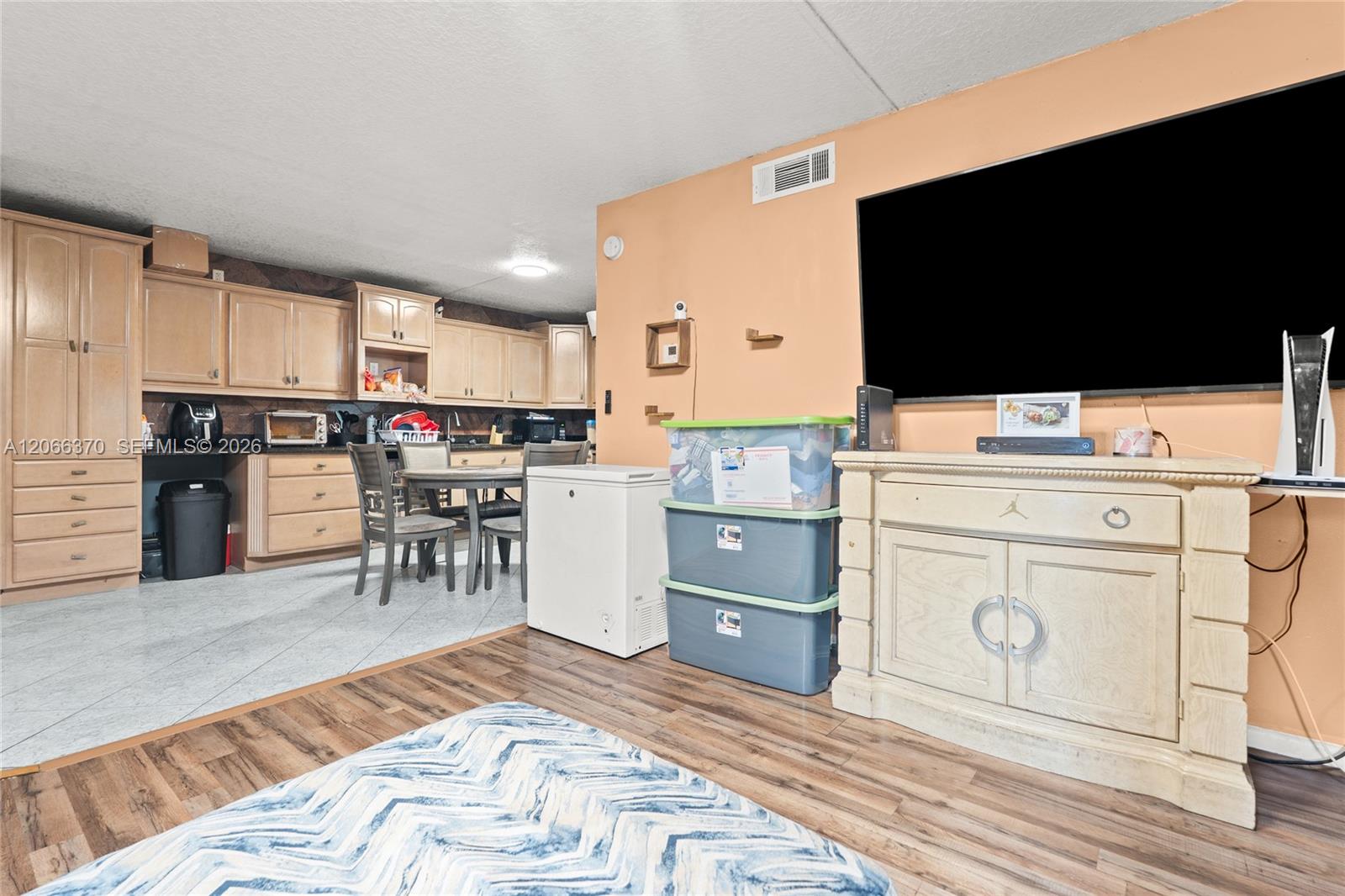 511 Shady Pine Way D1 Property Photo 5