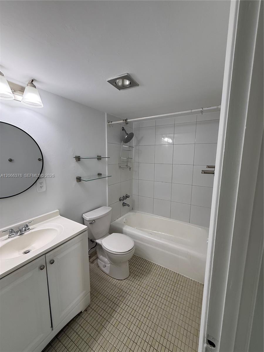 952 Ne 199th Street 4k Property Photo 9