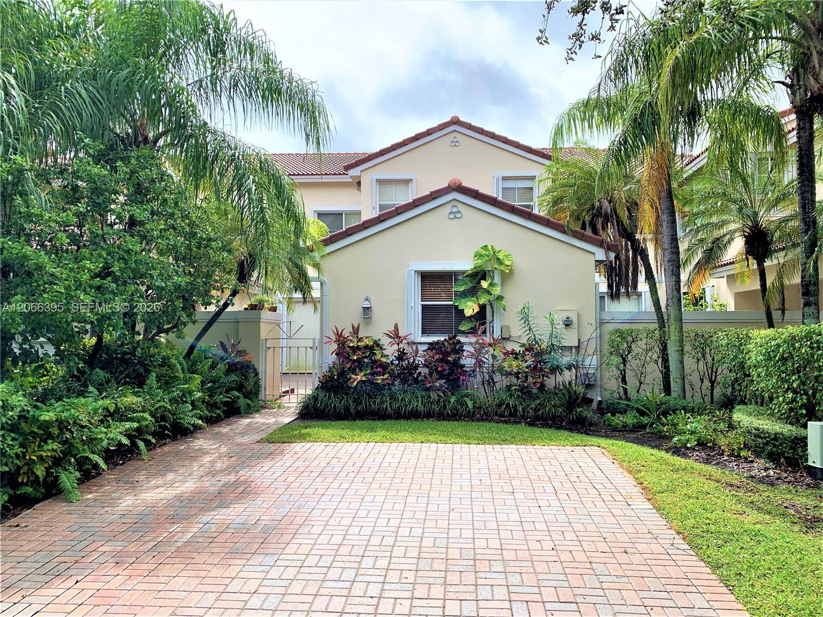 1130 Buttonwood Lane - Property Photo 1