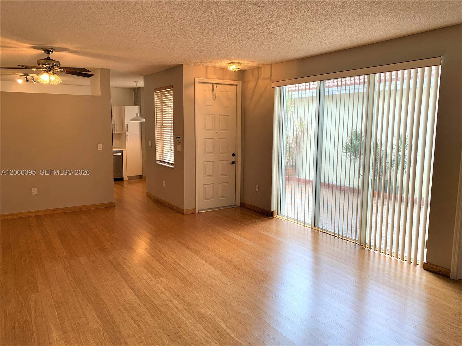 1130 Buttonwood Lane - Property Photo 2