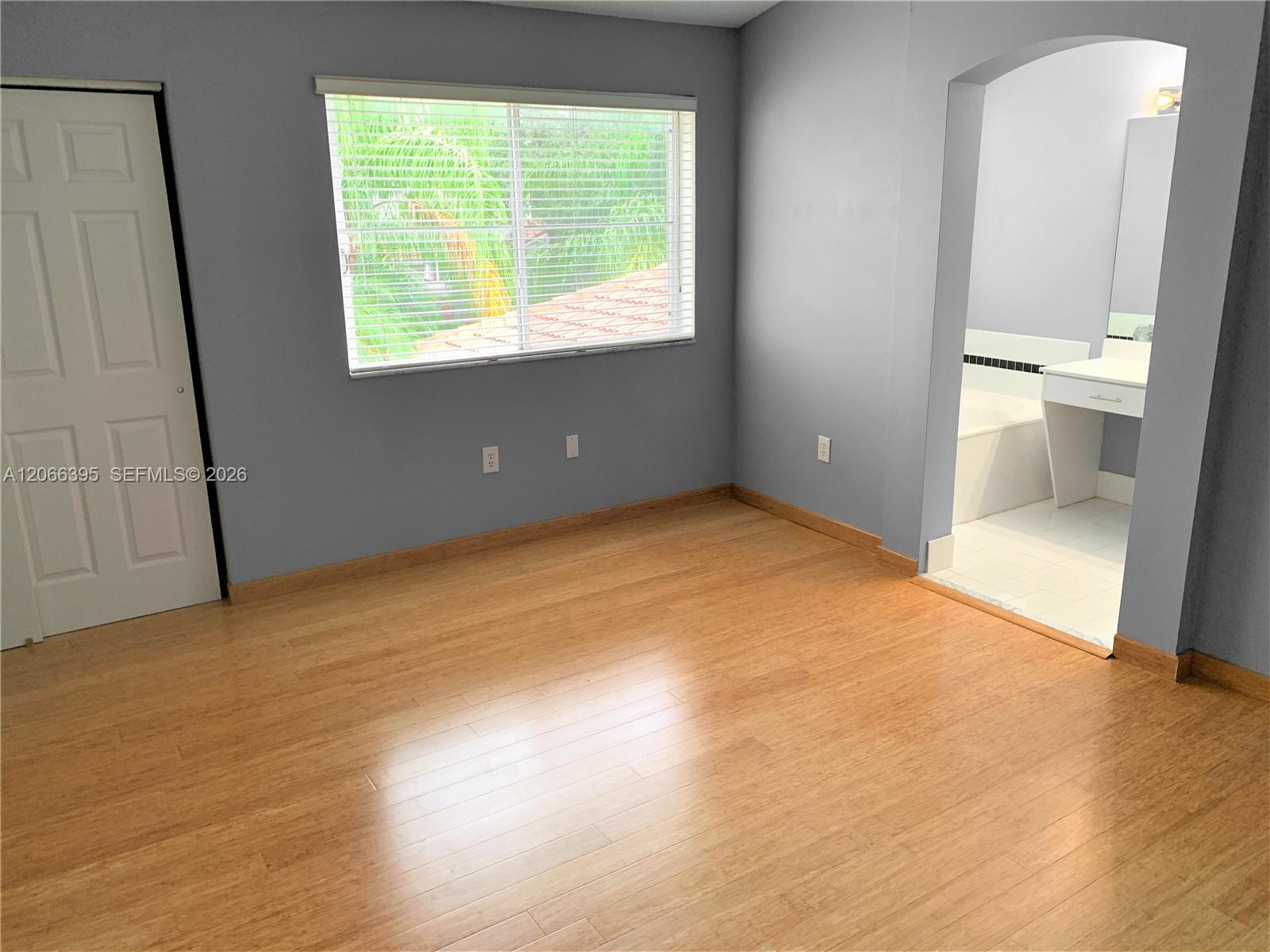 1130 Buttonwood Lane - Property Photo 5