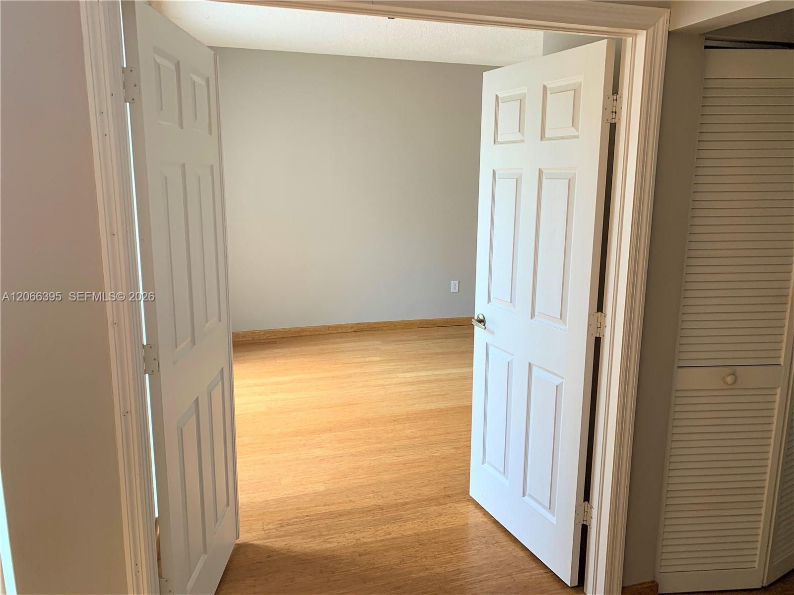 1130 Buttonwood Lane - Property Photo 14