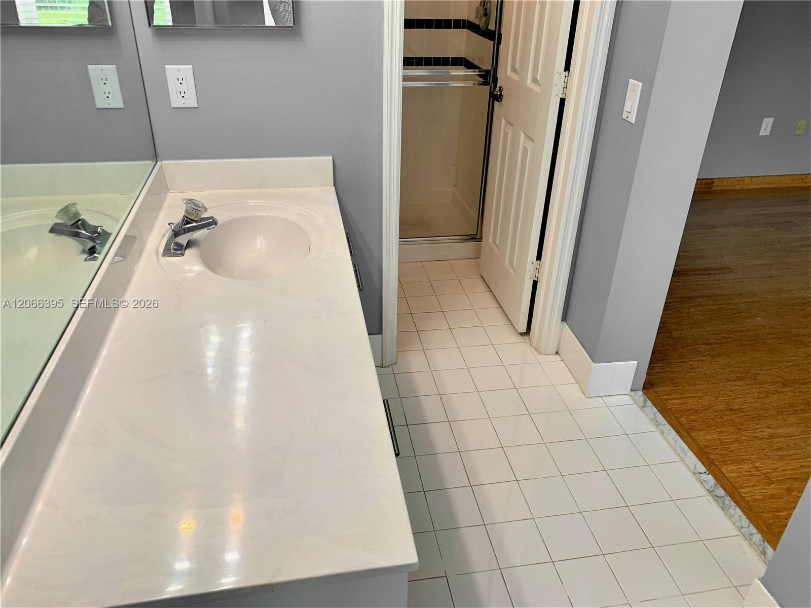 1130 Buttonwood Lane - Property Photo 22