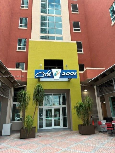 2001 Biscayne Boulevard 3209 Property Photo 1