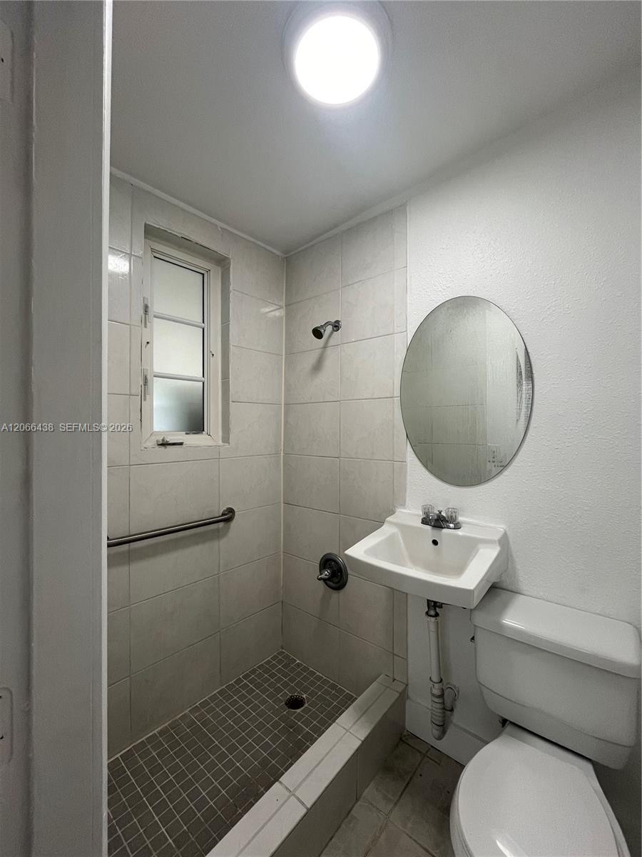 160 W 60th Street 0 Property Photo 5
