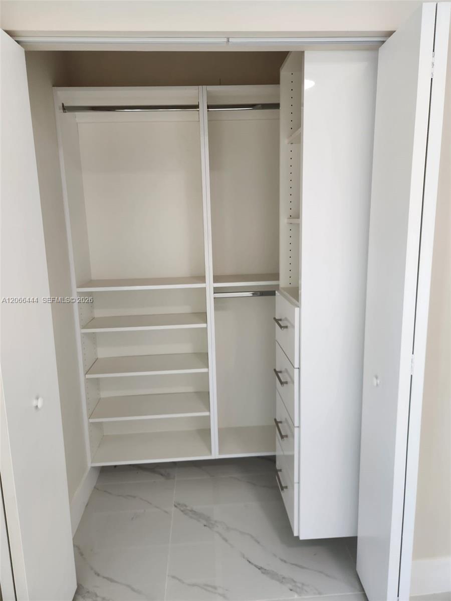 A12066444 Property Photo 18