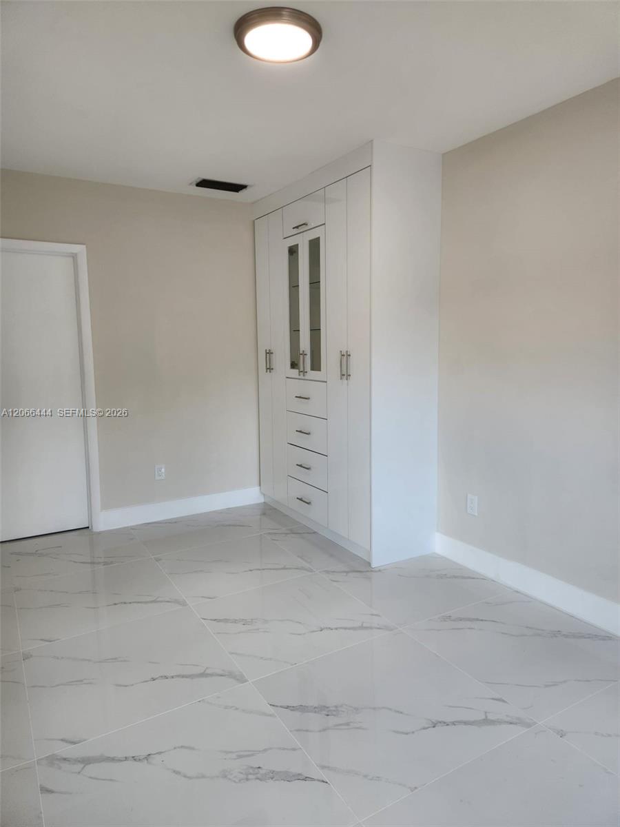 A12066444 Property Photo 22