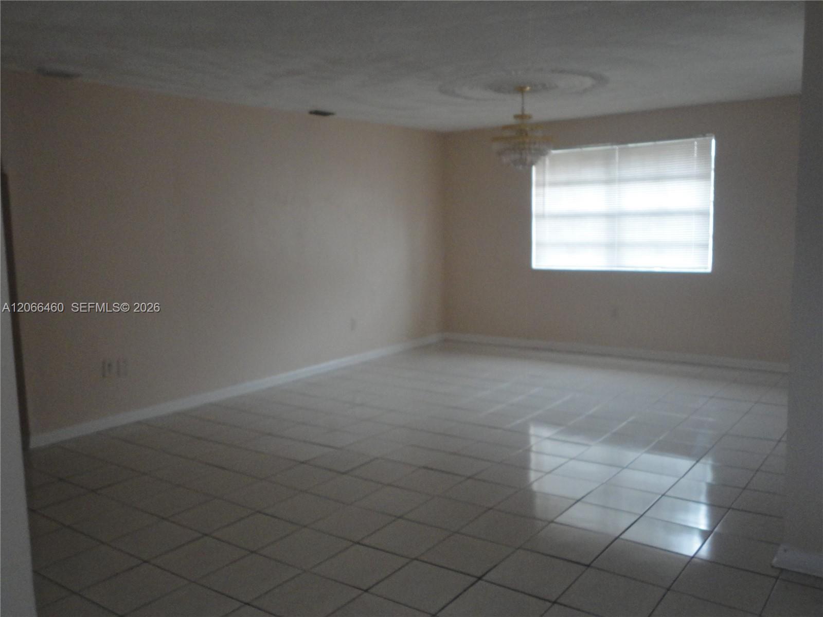 A12066460 Property Photo 4