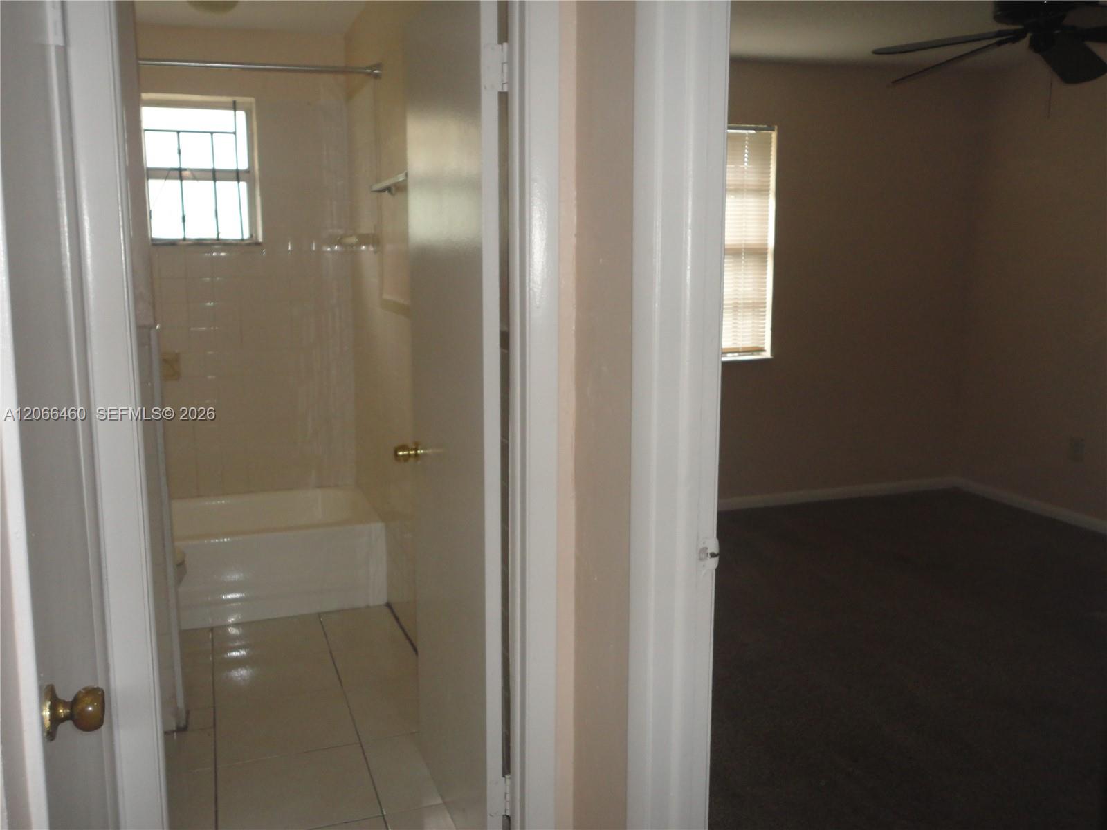 A12066460 Property Photo 17