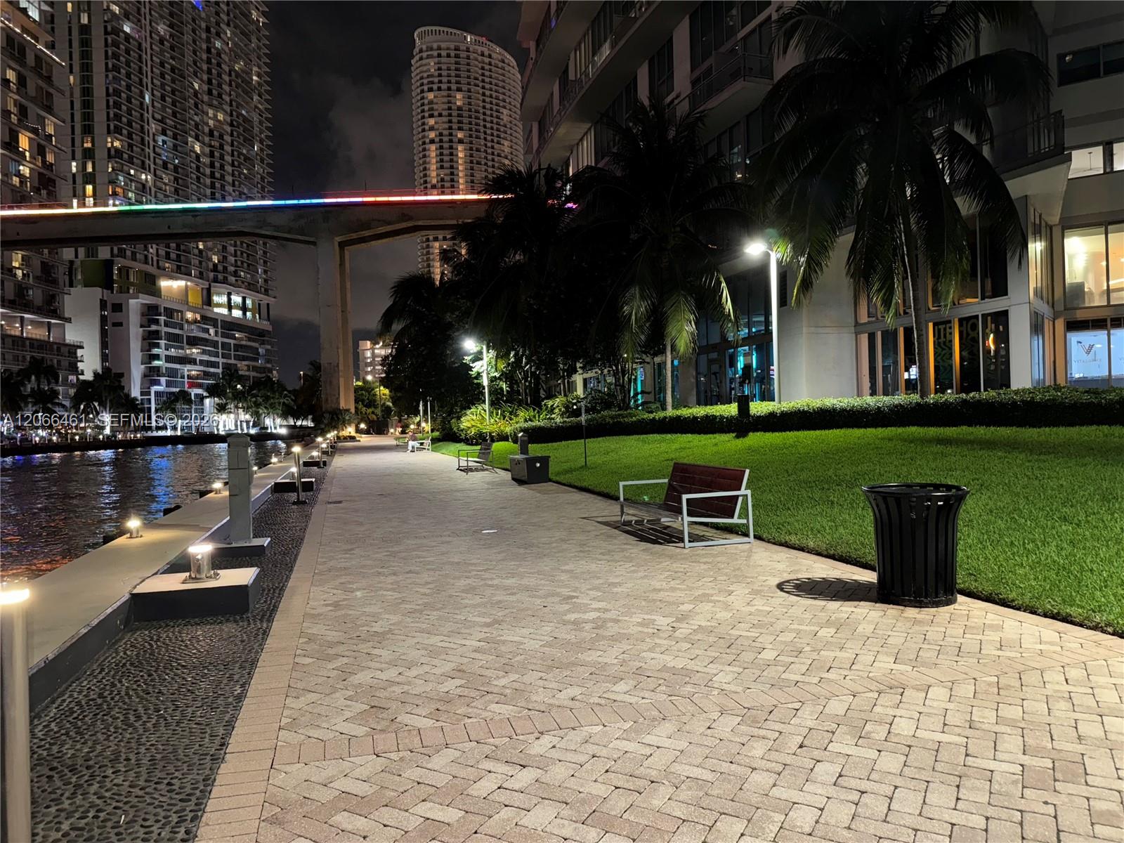 350 S Miami Avenue 304 Property Photo 16