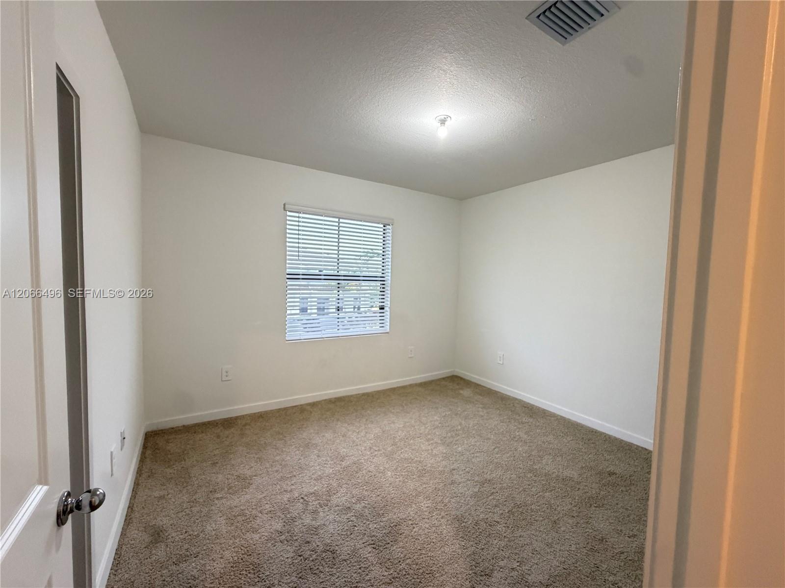 390 Ne 12th Street Property Photo 12