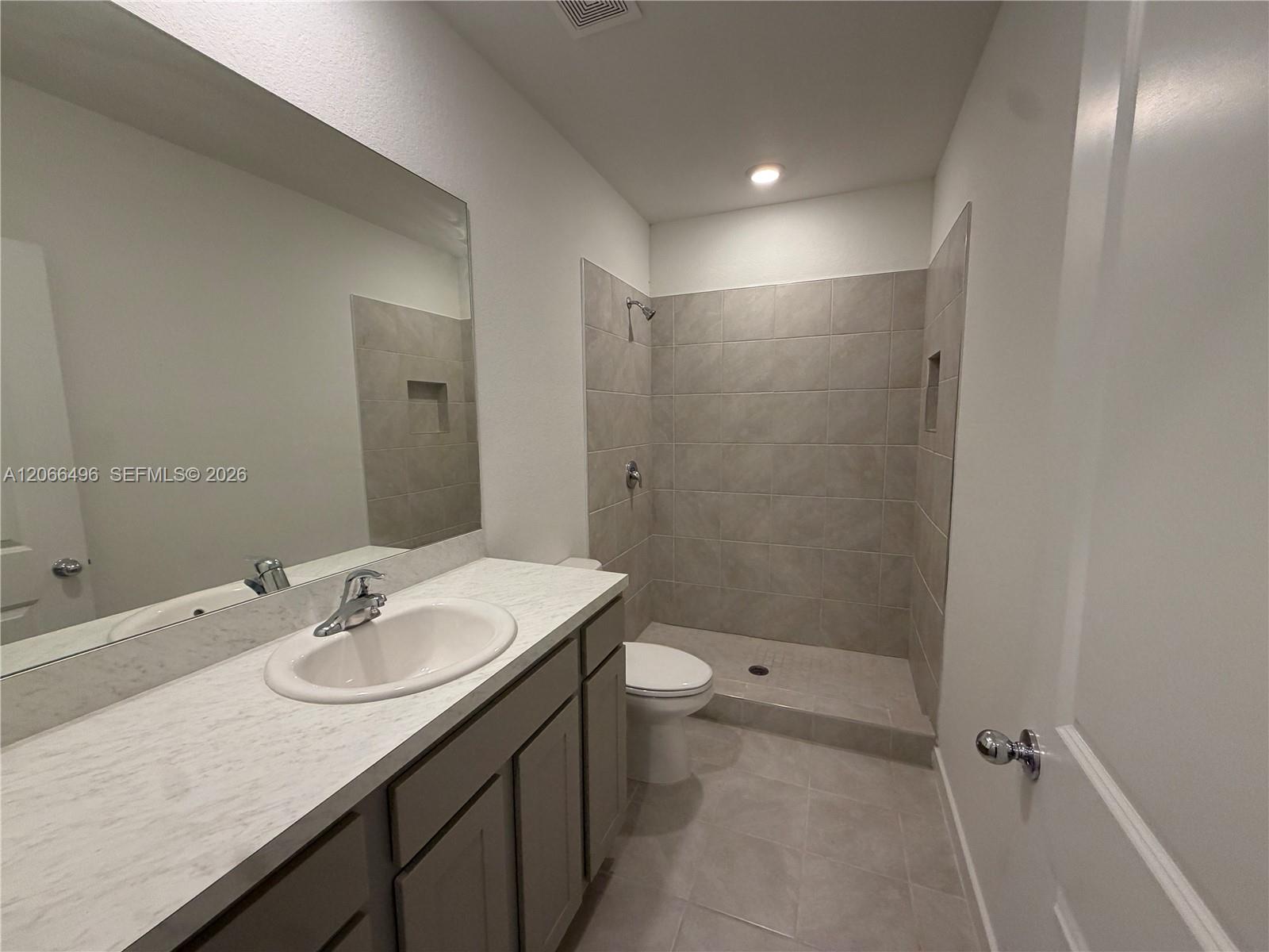 390 Ne 12th Street Property Photo 17