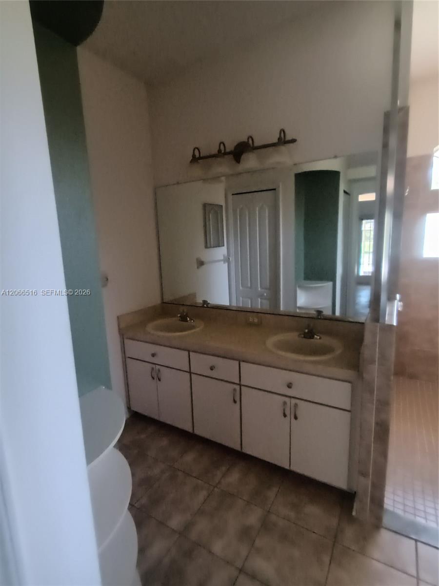 11270 Humber Road Property Photo 8