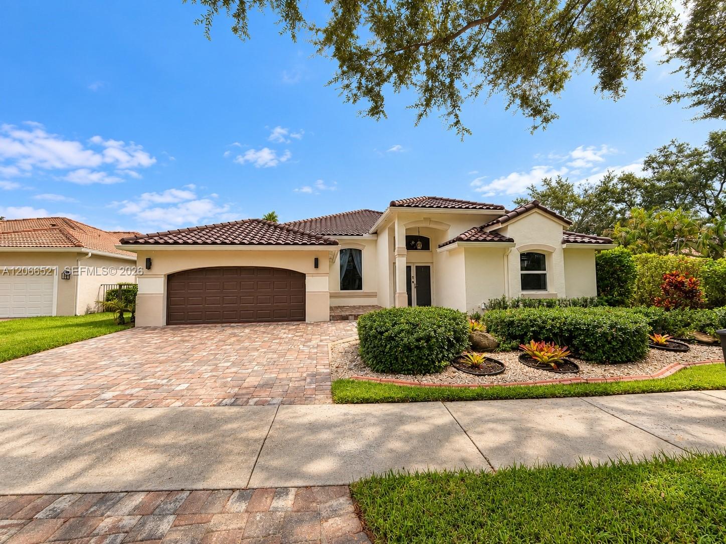 2616 Oakbrook Court Property Photo 1