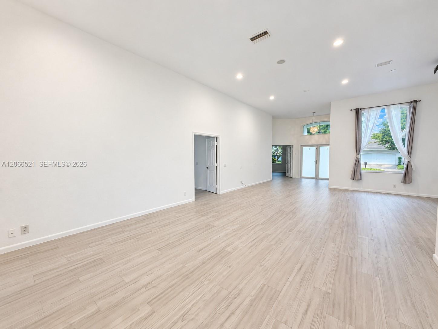 2616 Oakbrook Court Property Photo 20